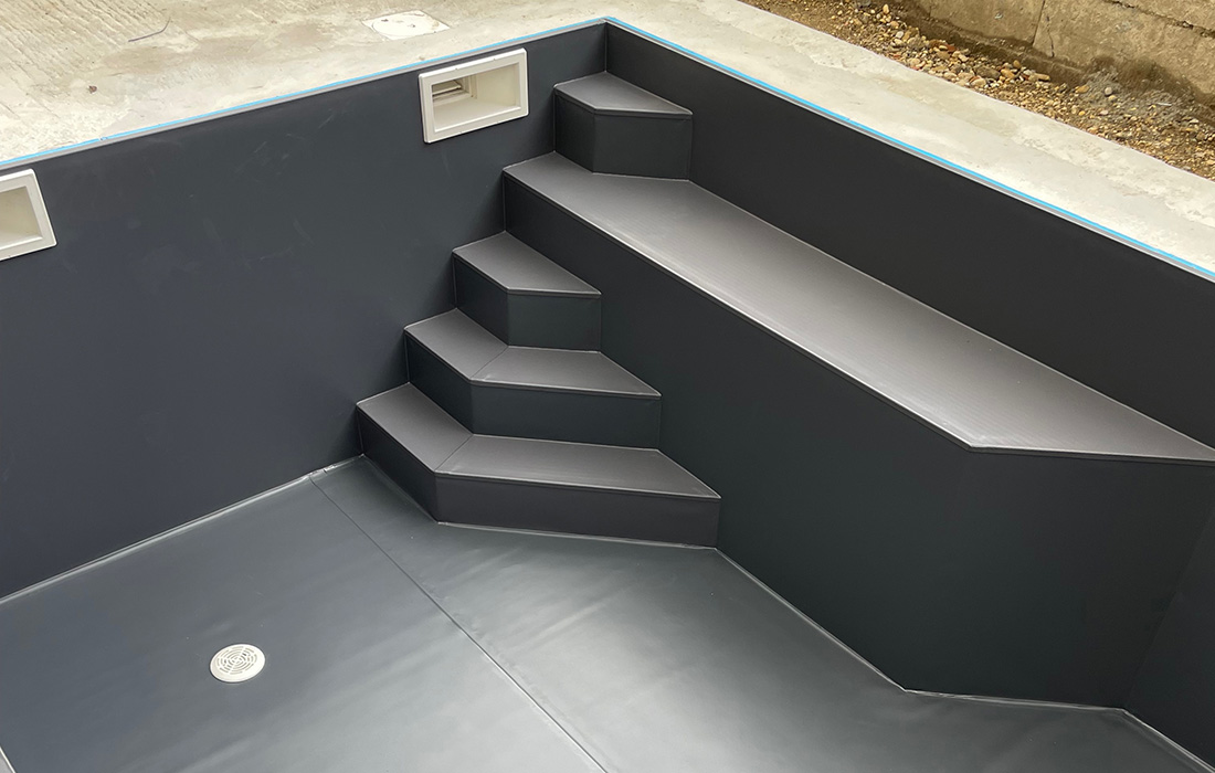 Schwimmbad Treppe rund